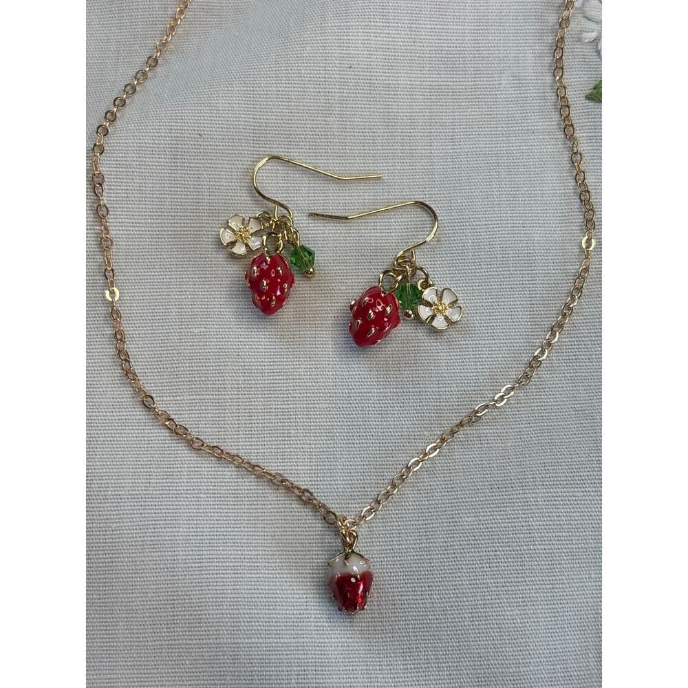 Sweet  Strawberry Fruit Alloy Stoving Varnish Glass Earrings & Necklace‎ Set NWT